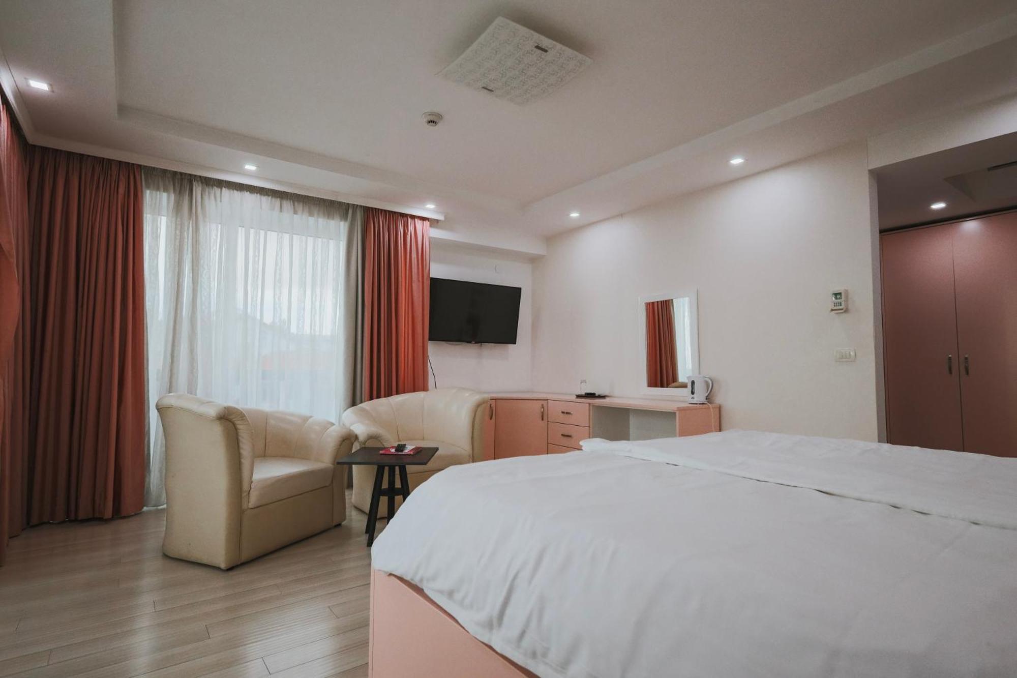 Mr.I Boutique Hotel & Bar Ohrid Buitenkant foto