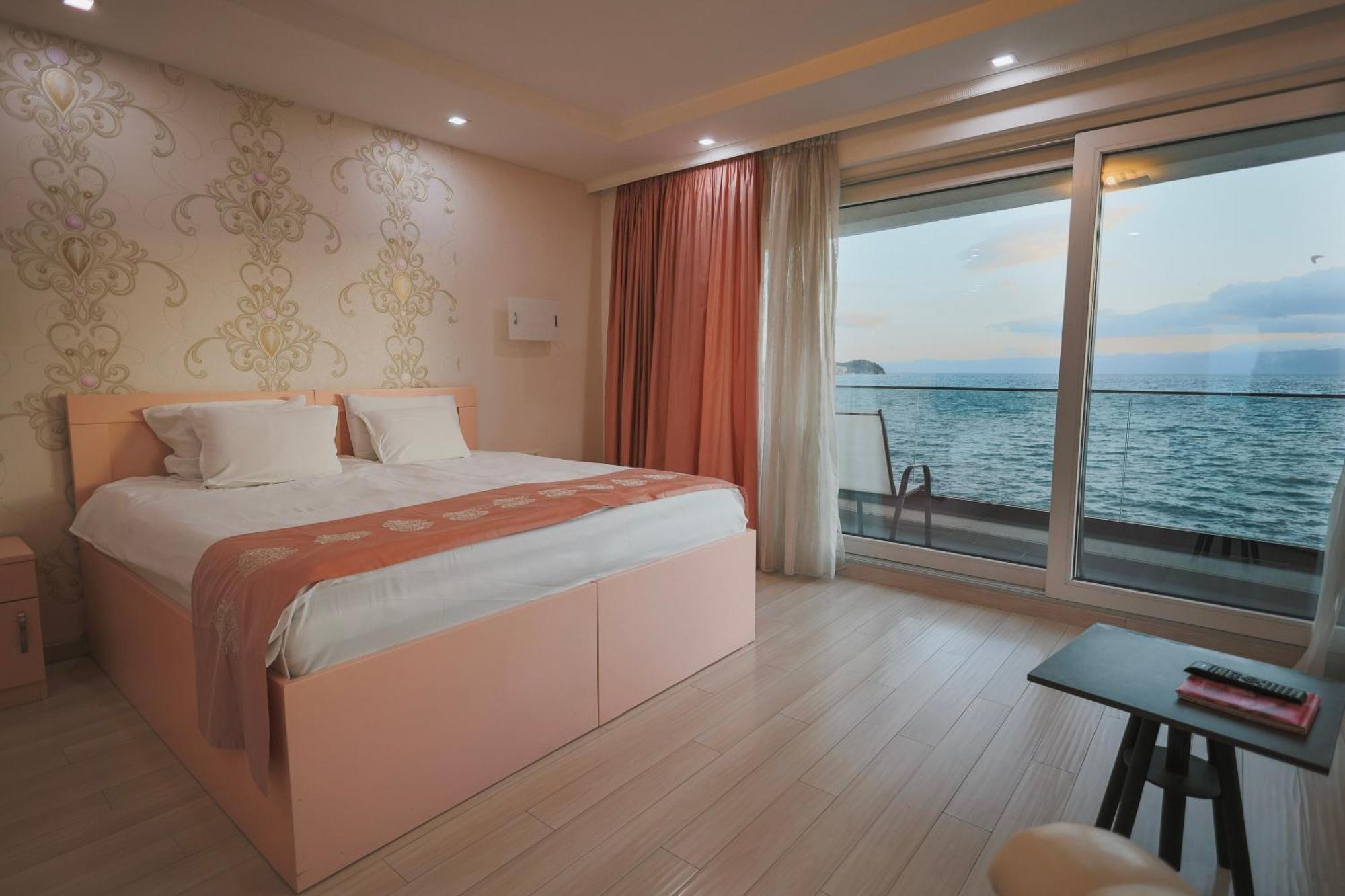 Mr.I Boutique Hotel & Bar Ohrid Buitenkant foto