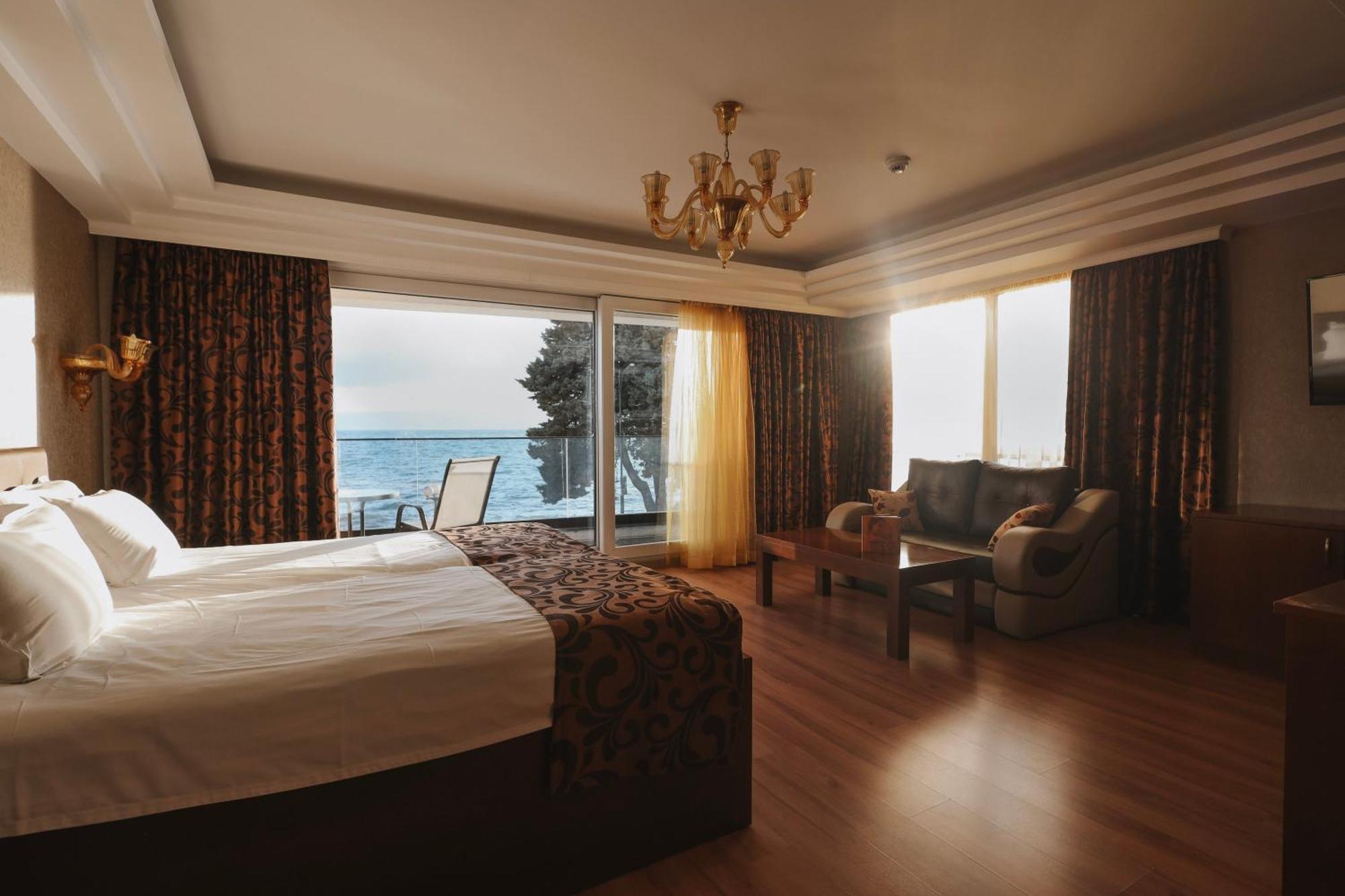 Mr.I Boutique Hotel & Bar Ohrid Buitenkant foto
